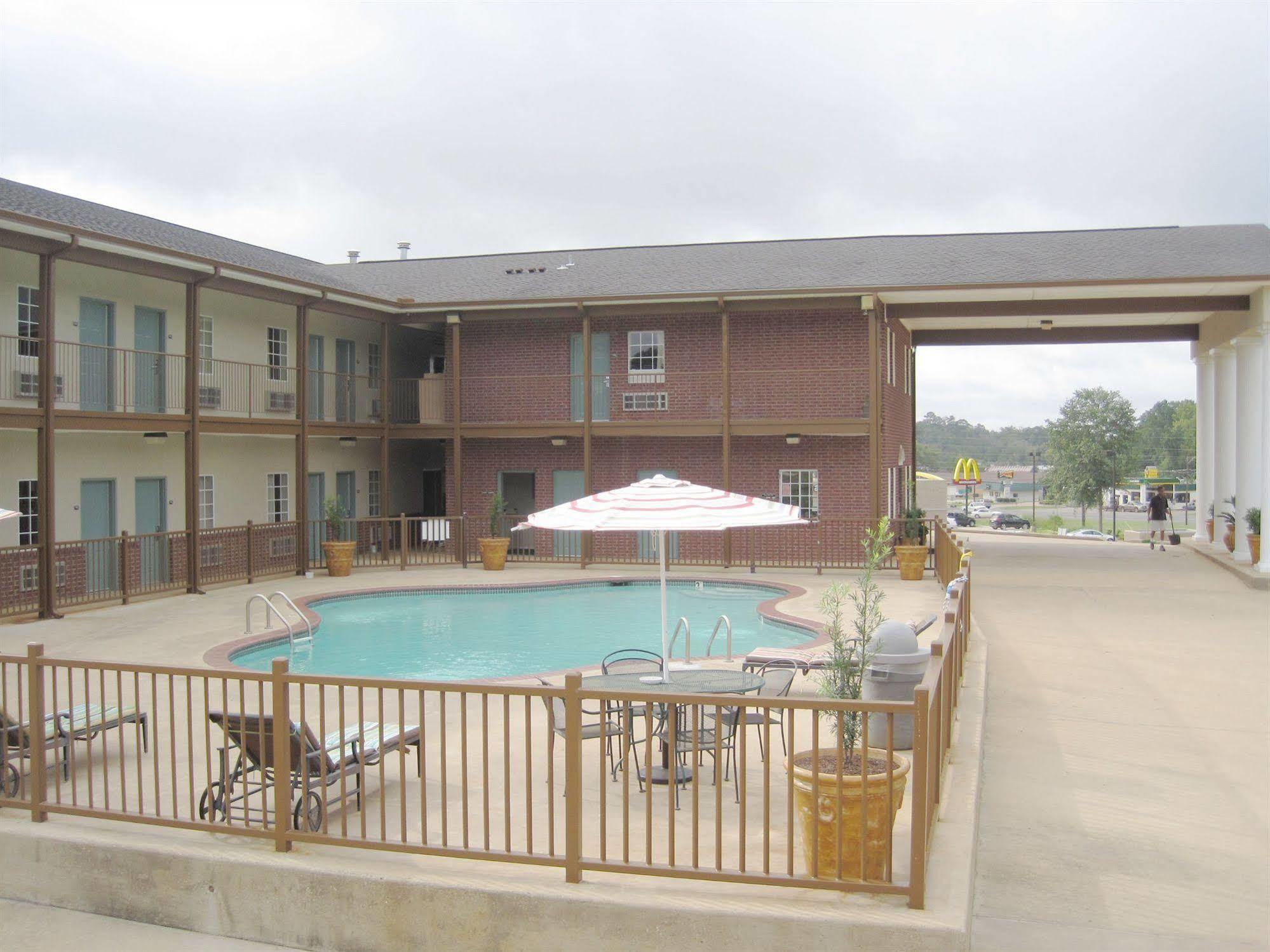 Weston Inn & Suites Rusk Exterior photo